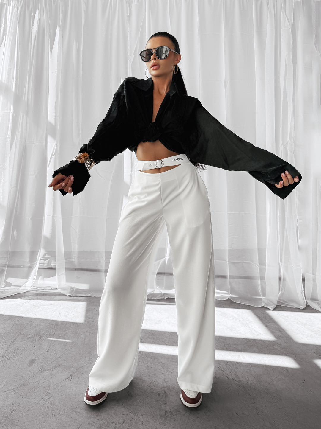 OLAVOGA Women’s Linen Trousers – High Waist, Wide Leg, Logo Belt