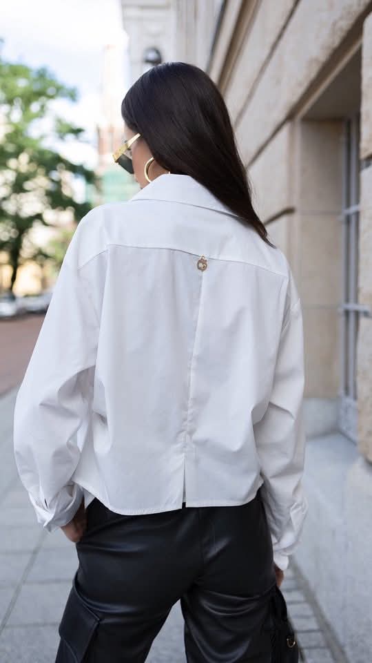 Women’s Oversize Shirt with Gathered Sleeves - Image 4